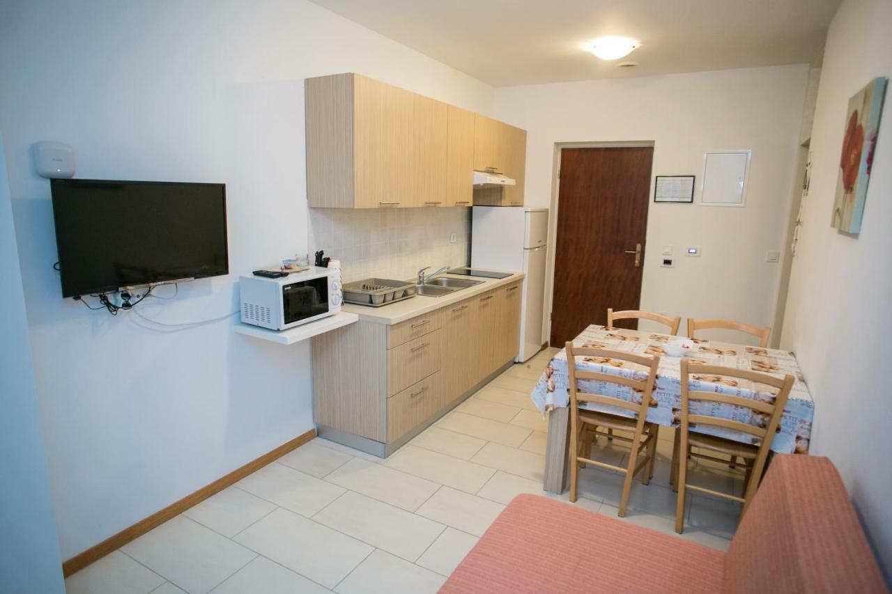 Agata Apartments Novaglia Esterno foto
